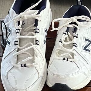 New Balance Men's White and Black Athletic Shoes Size 9 Mens.worn once size wasn